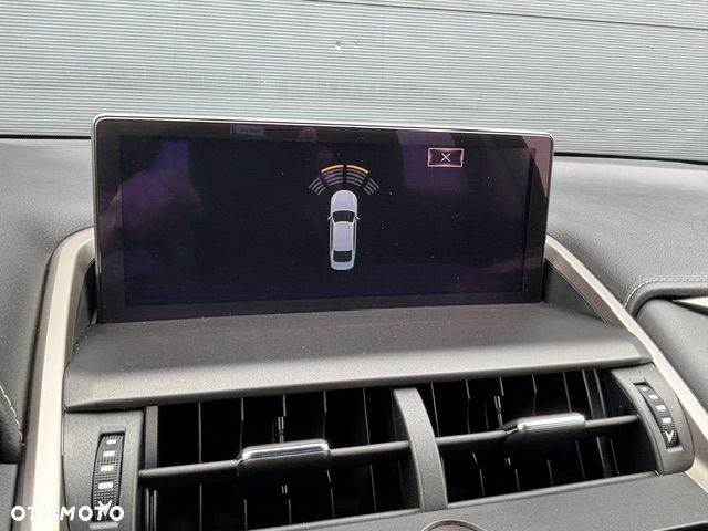 Lexus NX 300h F Impression AWD - 29