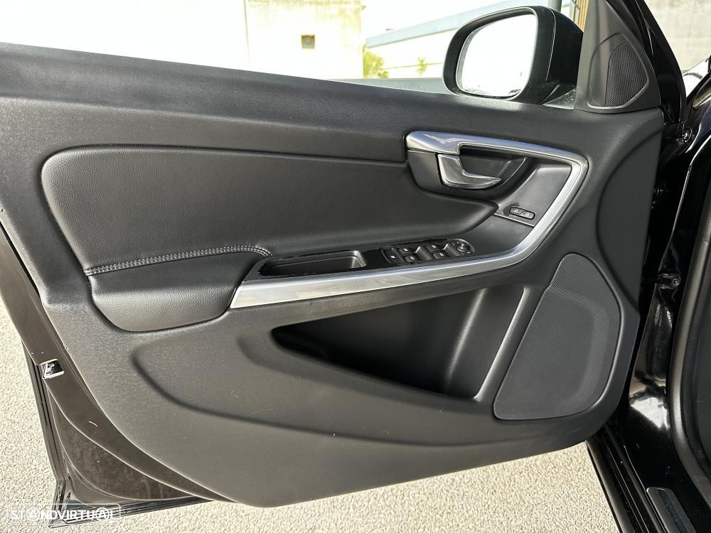 Volvo V60 2.0 D2 Momentum - 20