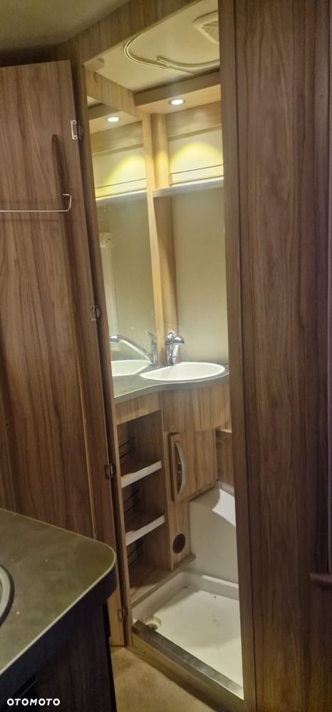 Hymer-Eriba Nova light 442 - 12