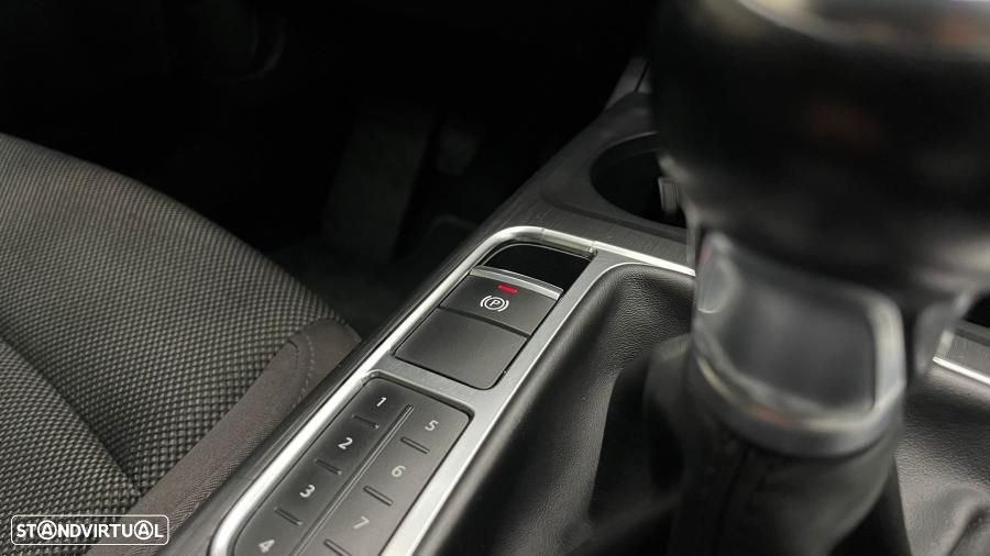 Audi A4 Avant 2.0 TDI Business Line - 33