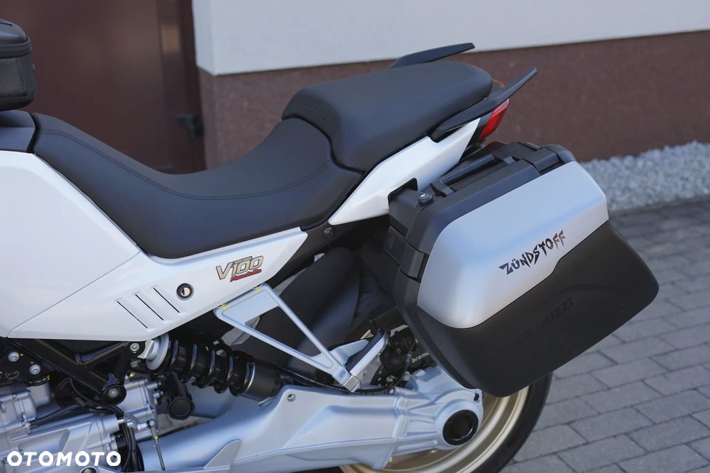 Moto Guzzi V100 Mandello - 23