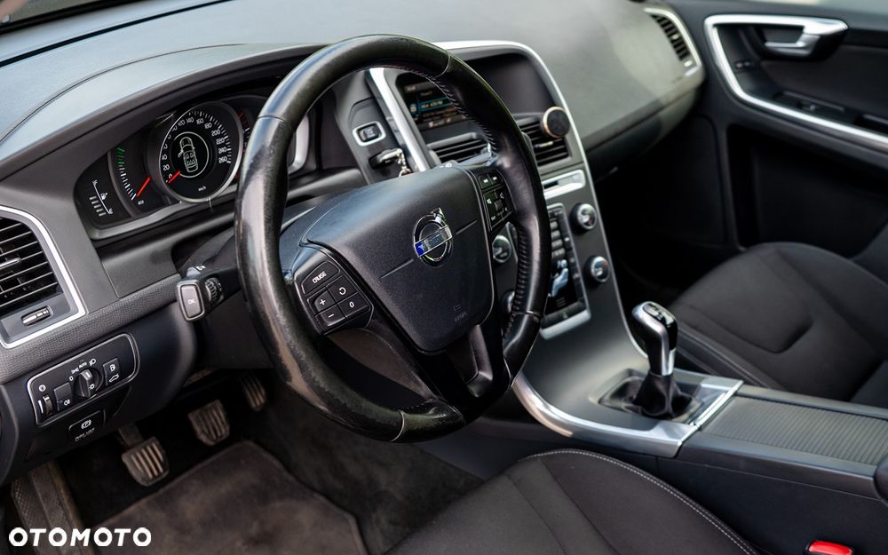 Volvo XC 60 D4 Drive-E Ocean Race - 35