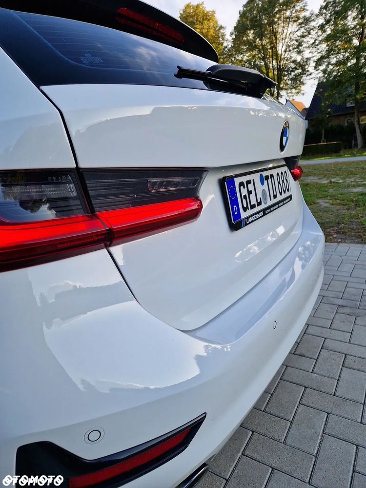 BMW Seria 3 318d mHEV - 8