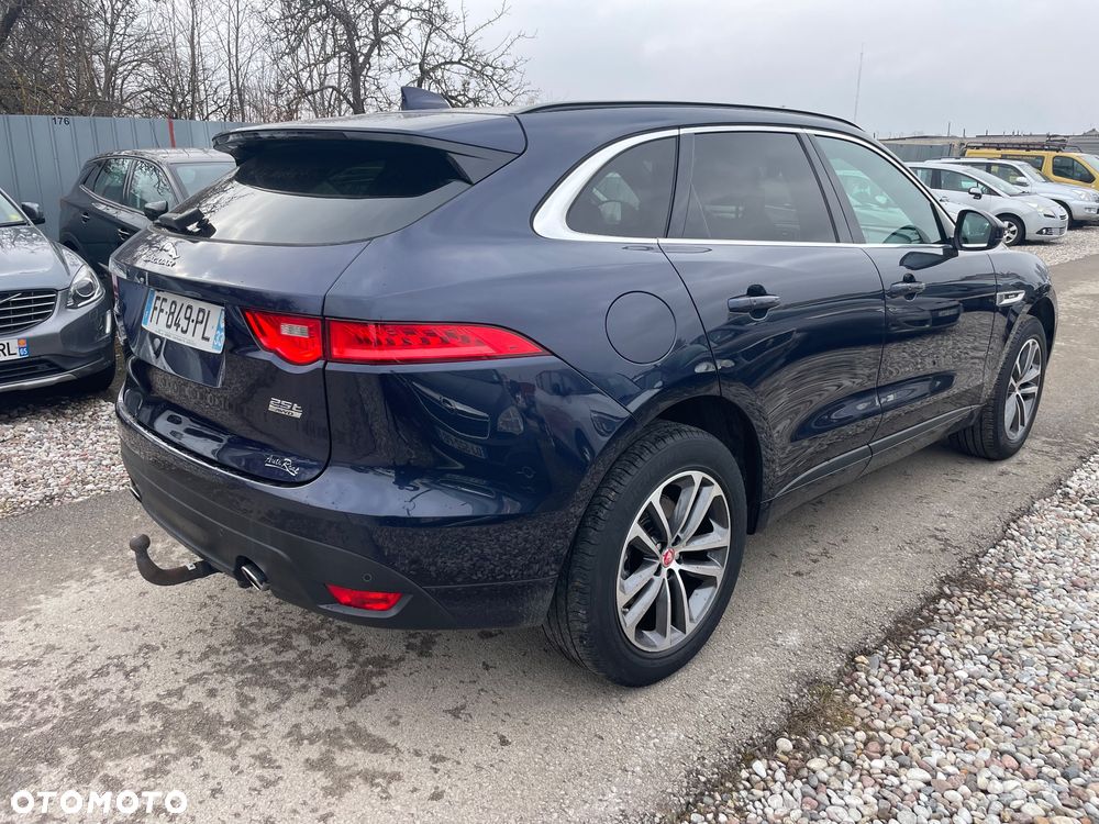 Jaguar F-Pace 25t AWD R-Sport - 4