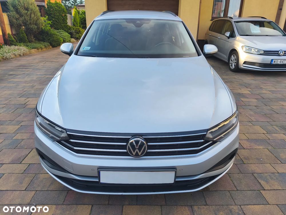 Volkswagen Passat - 1