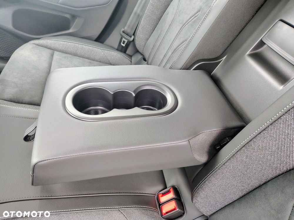 Volkswagen Golf - 24