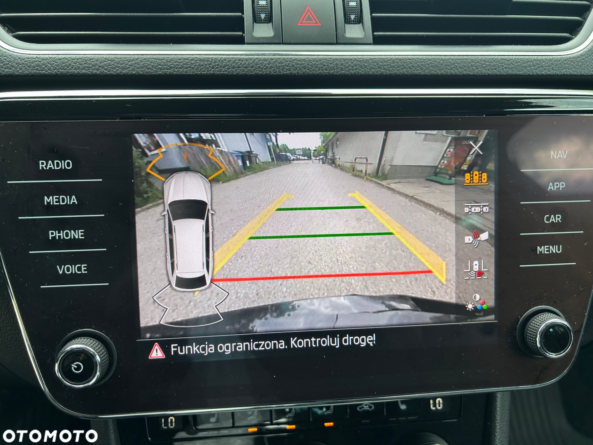 Skoda Superb 2.0 TDI SCR 4x4 Style DSG - 24