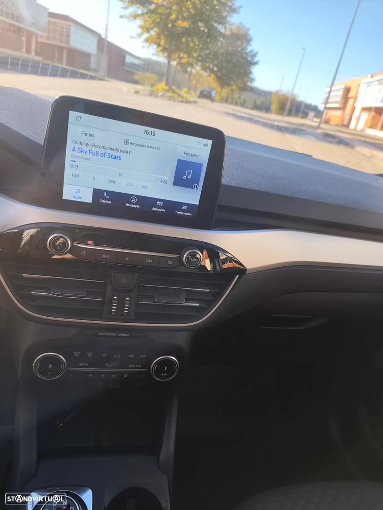 Ford Kuga - 25