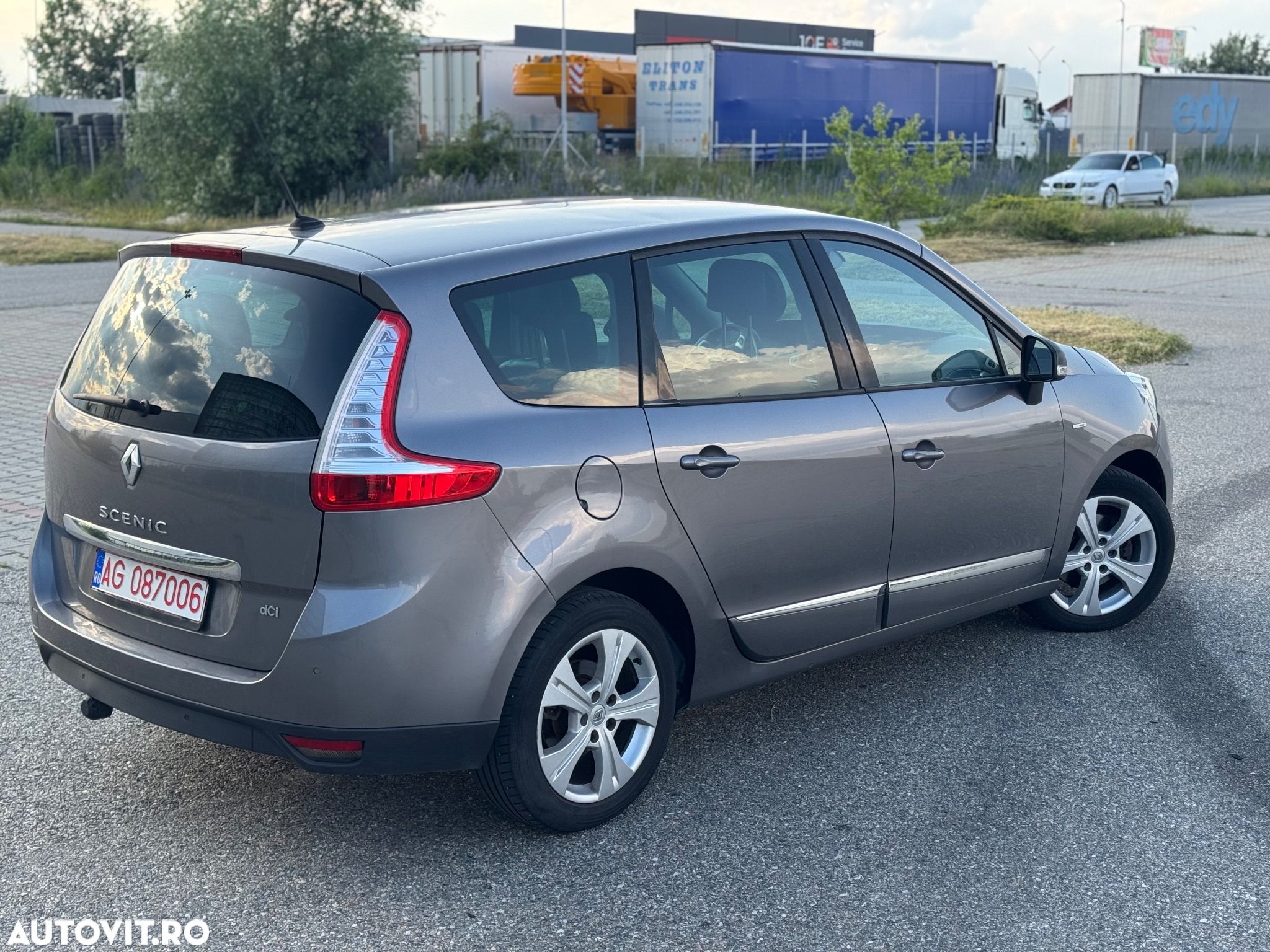 Renault Grand Scenic dCi 130 FAP Start & Stop Bose Edition - 4