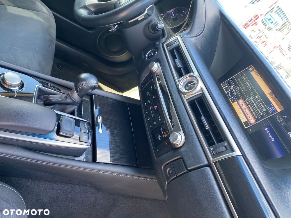 Lexus GS 300h - 7