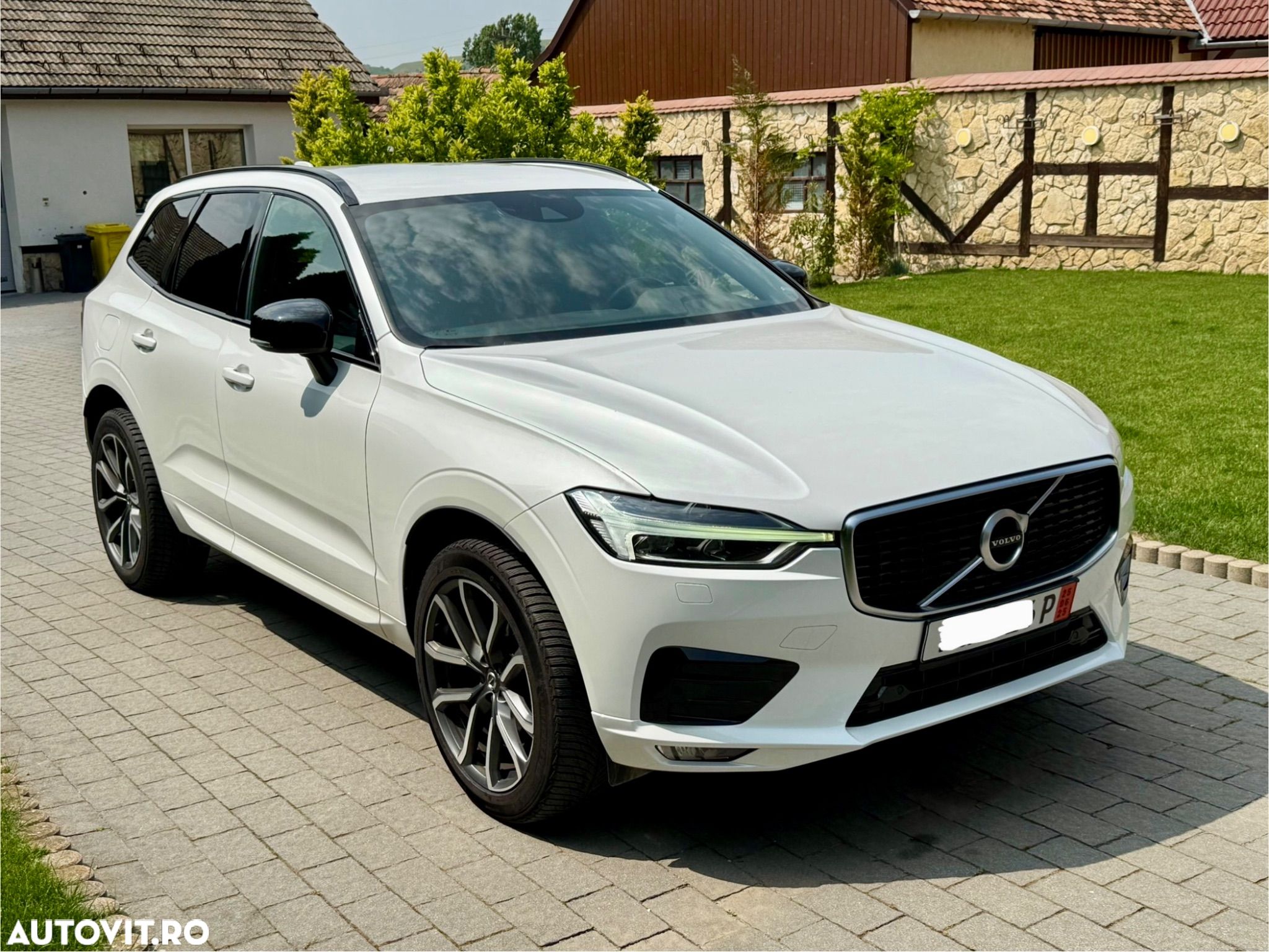 Volvo XC 60 D4 R-Design - 1