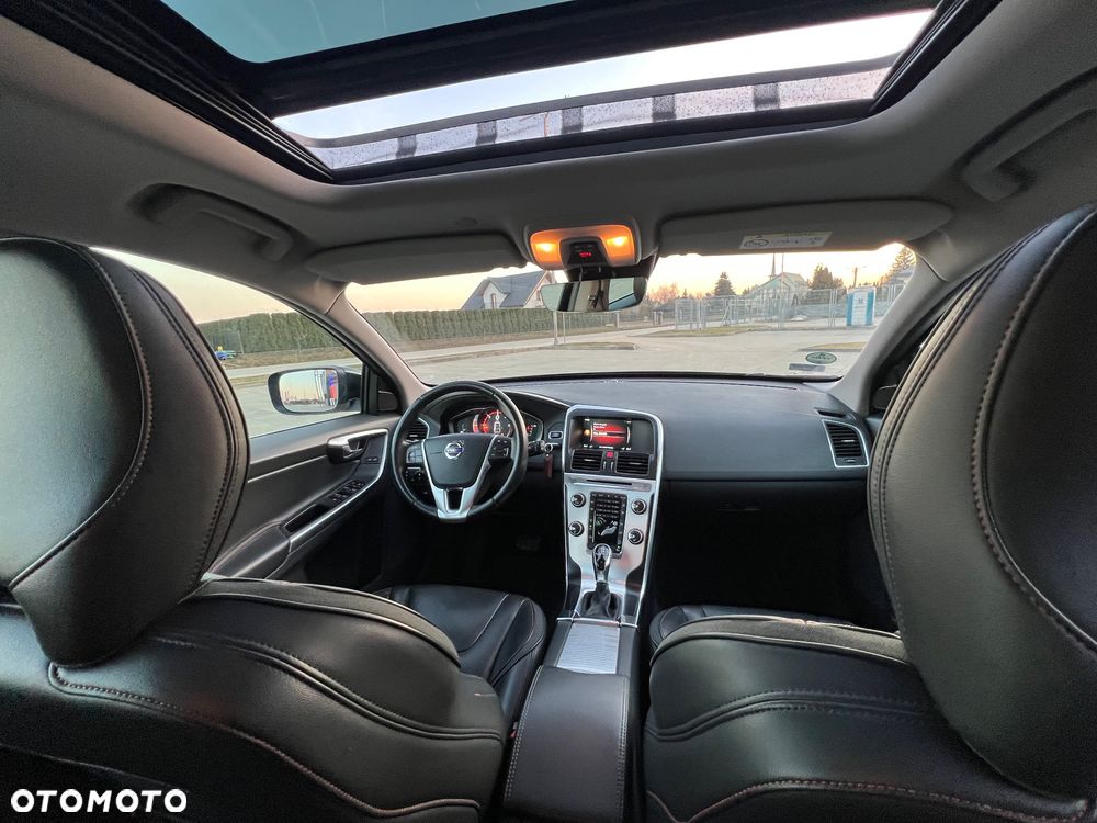 Volvo XC 60 D4 AWD Ocean Race - 22