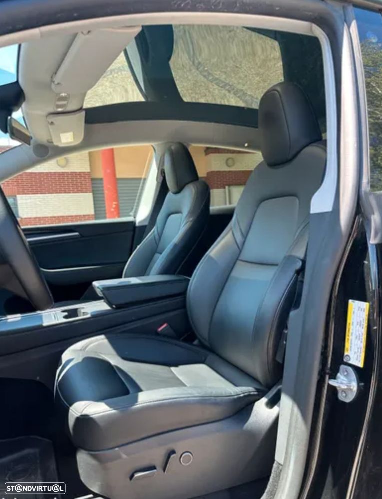 Tesla Model Y RWD - 4