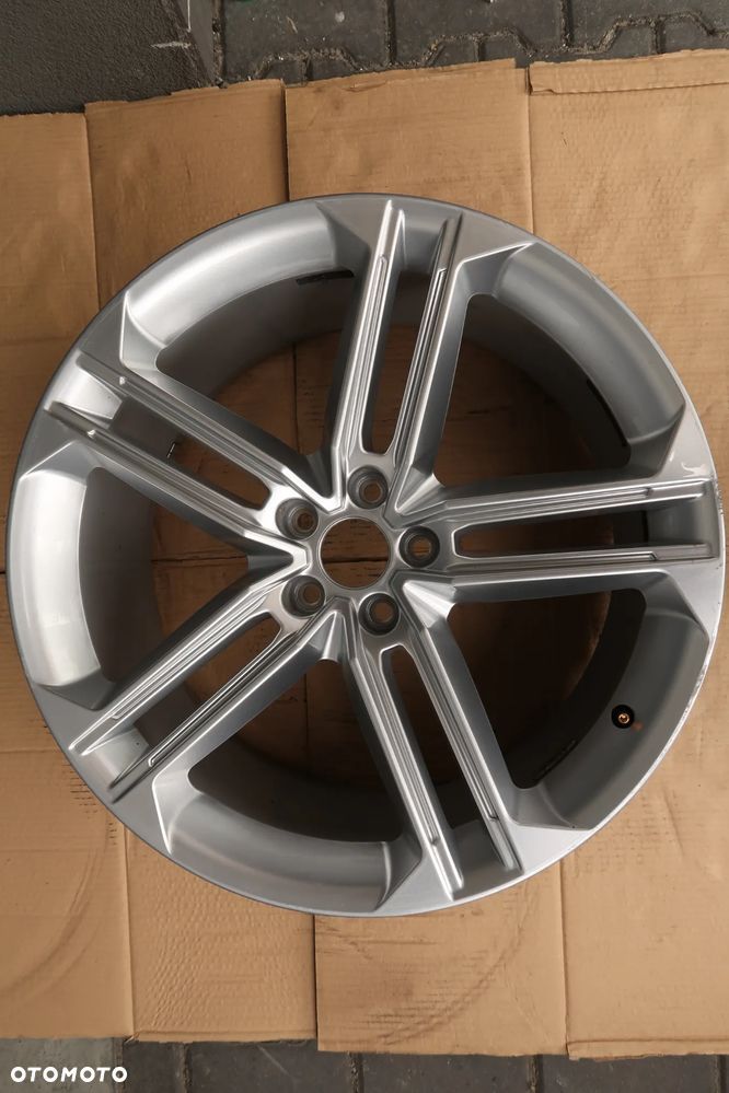 C32/C33 FELGA ALUMINIOWA AUDI A8 S8 4N0601025F 9X21ET37 - 11