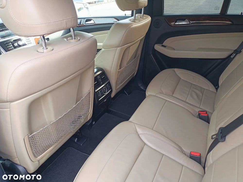 Mercedes-Benz ML 350 BlueTec 4-Matic - 4