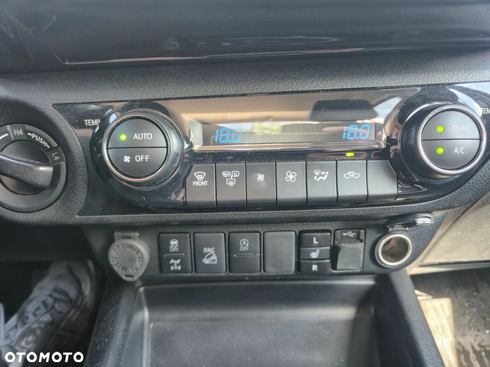 Toyota Hilux 2.4 D-4D Double Cab SR5 4x4 - 8