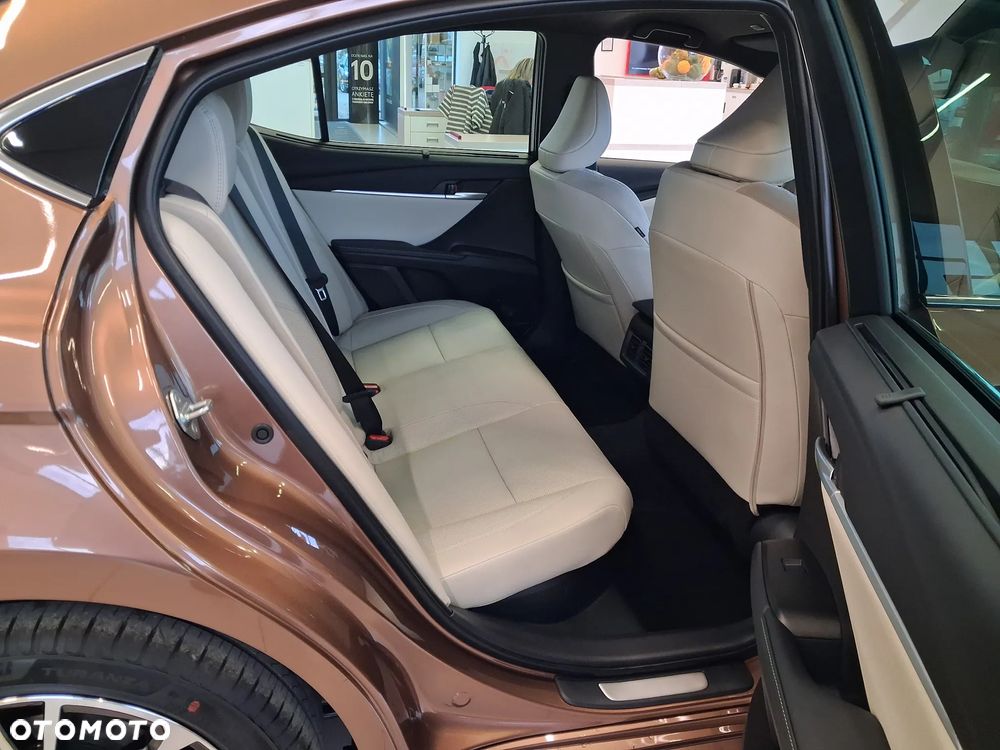 Toyota Camry 2.5 Hybrid Executive CVT - 9