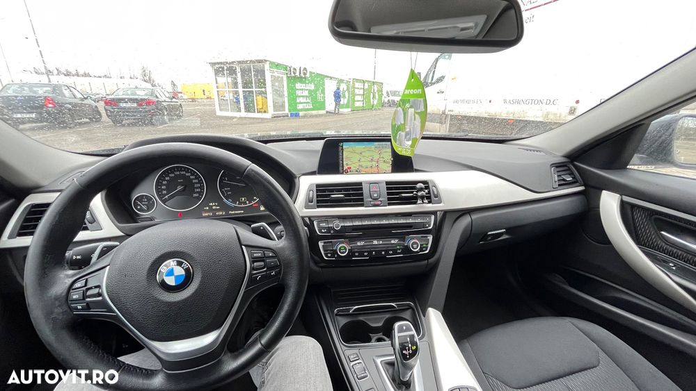 BMW Seria 3 320d xDrive AT - 9