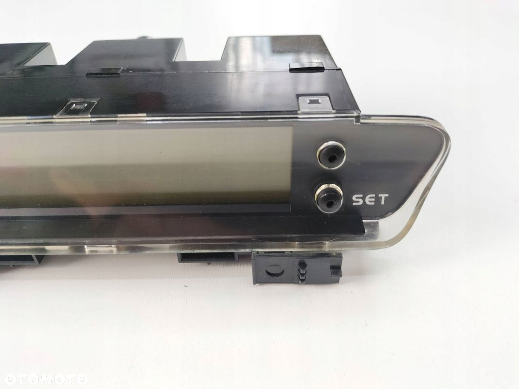 WYŚWIETLACZ EKRAN MONITOR MITSUBISHI COLT 8750A123 - 2