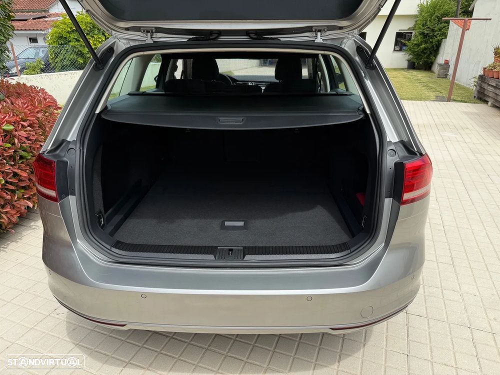 VW Passat Variant 1.6 TDI BlueMotion - 29