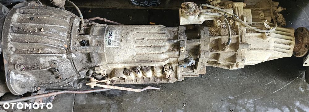 Isuzu Trooper Monterey  3.0 D DOHC Turbo TD skrzynia biegów automat  reduktor skrzyni  897228-8930 - 5