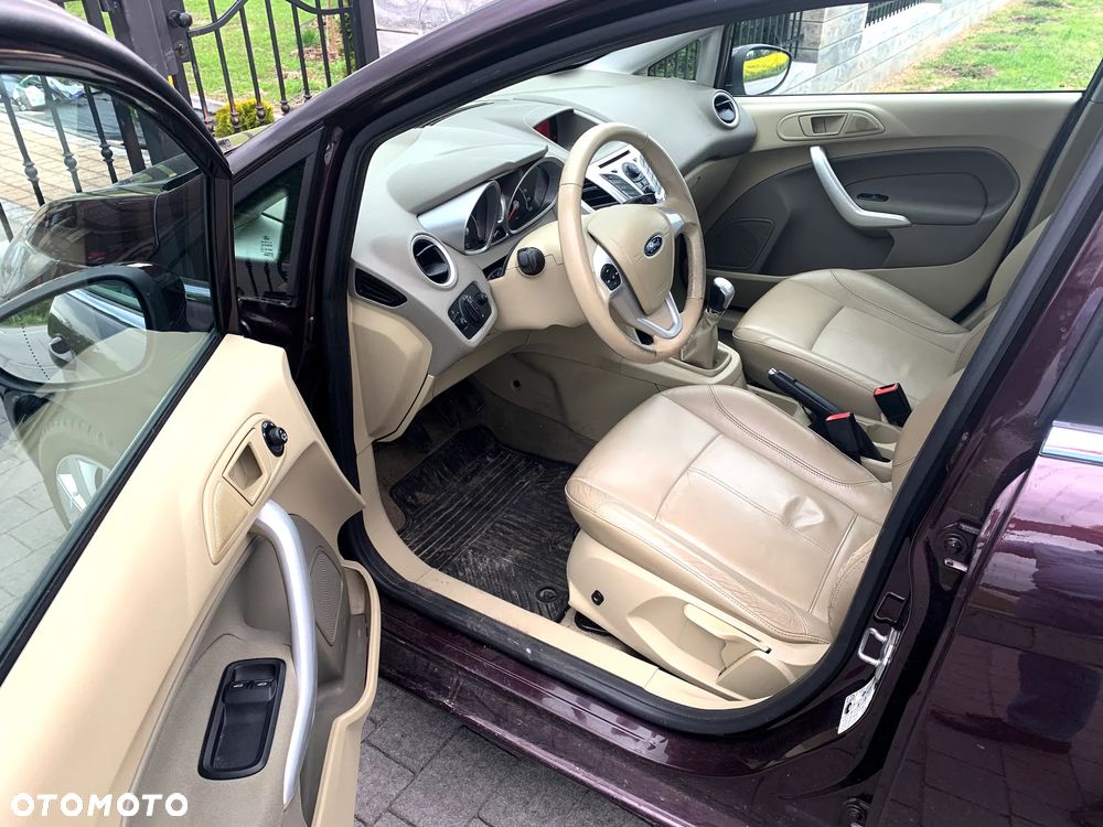 Ford Fiesta 1.4 Ghia - 6