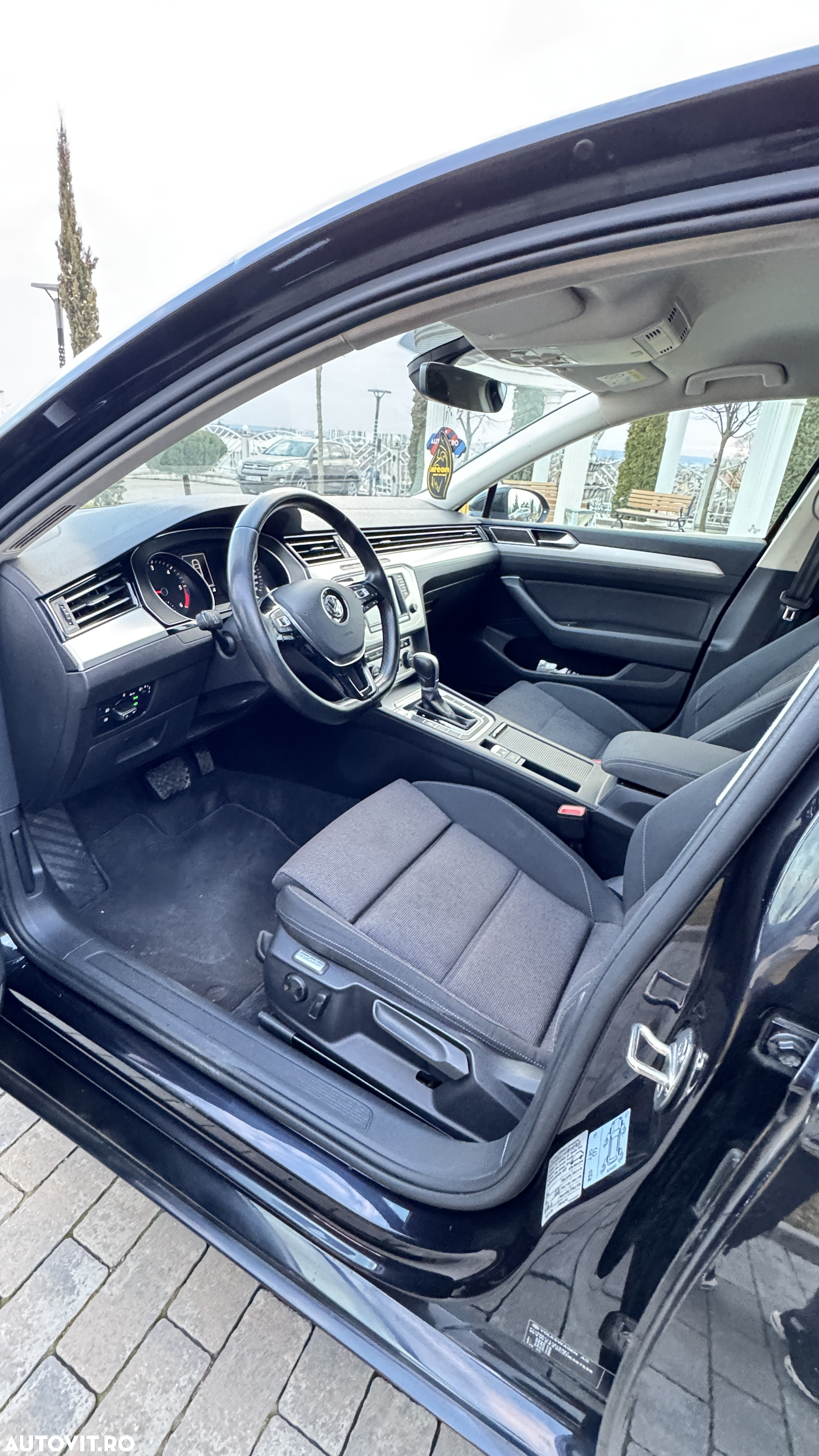 Volkswagen Passat 1.6 TDI DSG Trendline - 9
