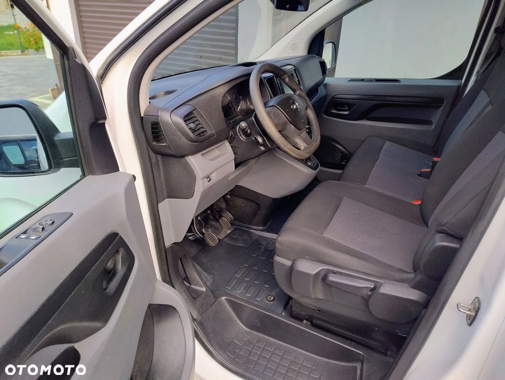 Opel Vivaro Lang - 11