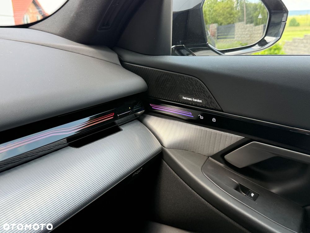 BMW Seria 5 520d xDrive - 11