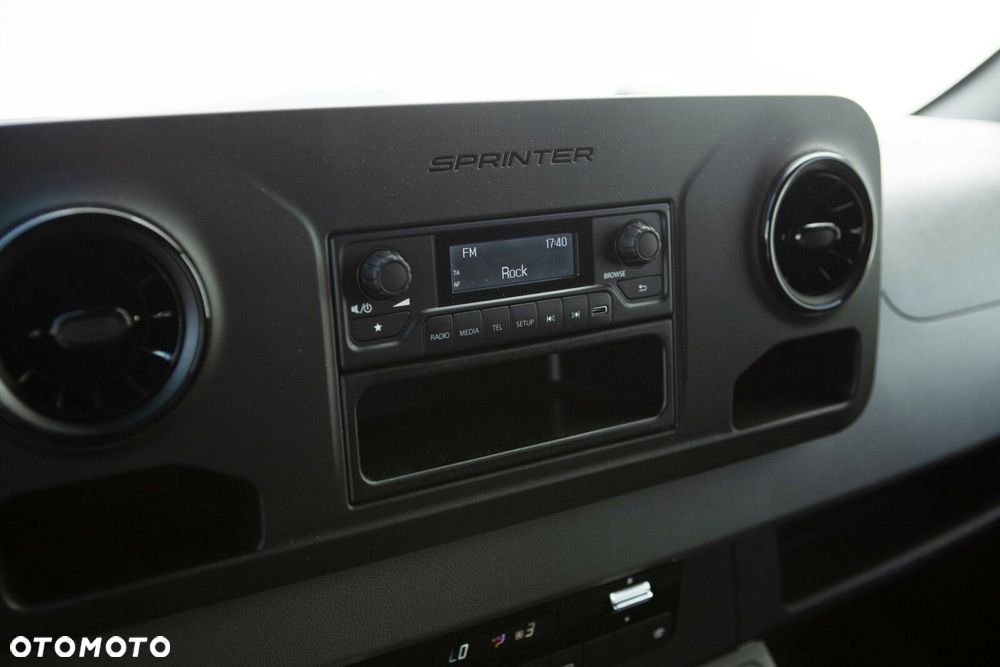 Mercedes-Benz eSprinter - 22