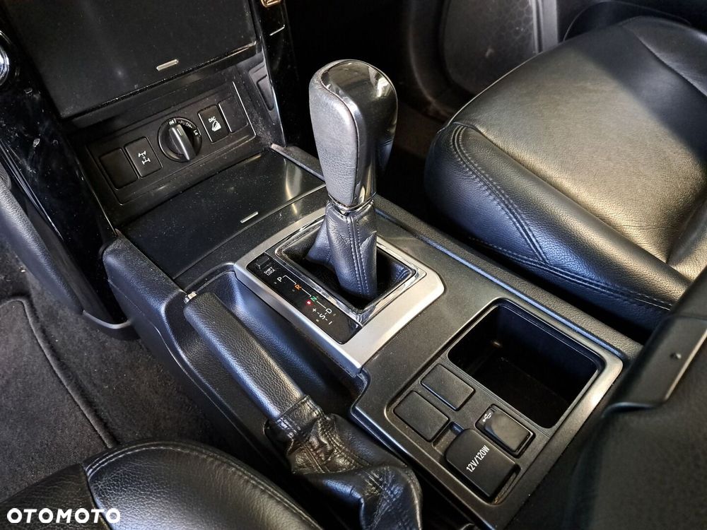 Toyota Land Cruiser - 29