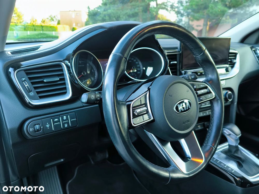 Kia Ceed 1.6 CRDi Eco-Dynamics+(48V Mild-Hybr.) DCT7 Platinum Edition - 10