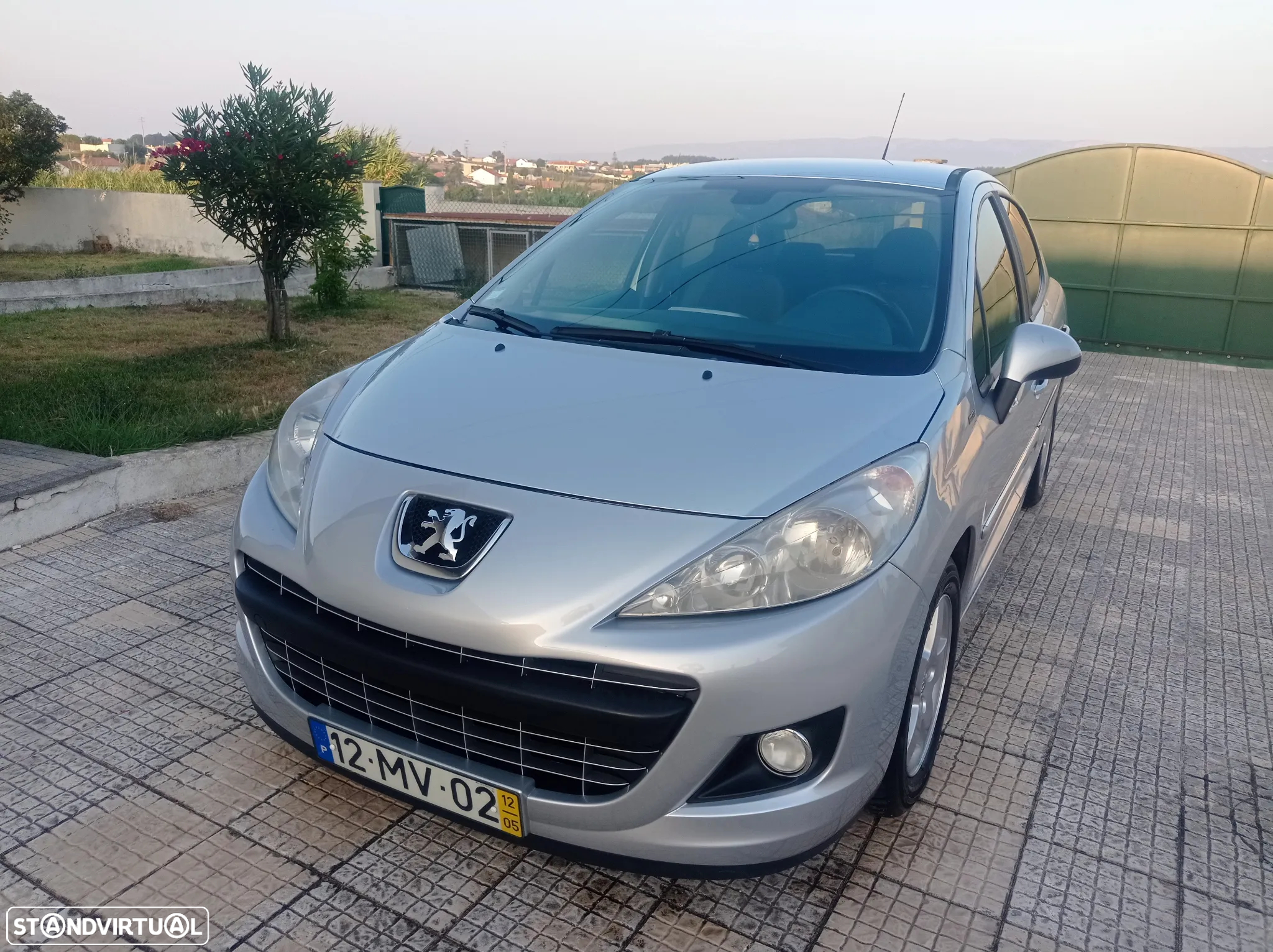 Peugeot 207 1.4 HDi Premium - 2