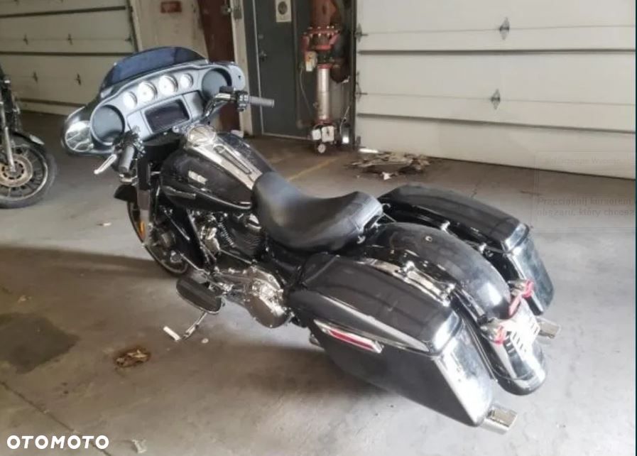 Harley-Davidson Touring Street Glide - 17