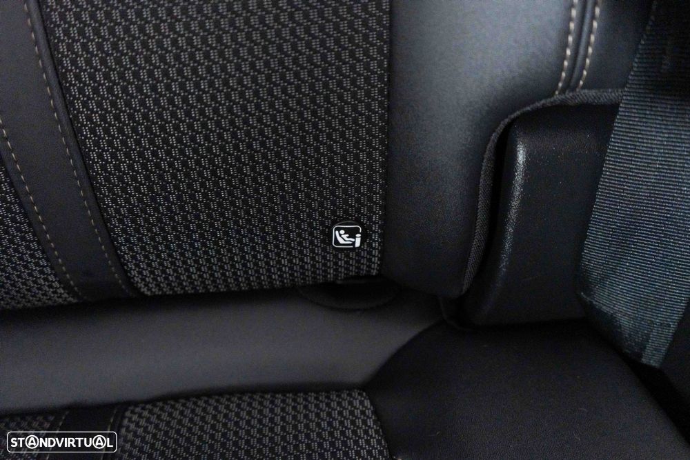 Peugeot 3008 1.6 Hybrid4 GT e-EAT8 - 11