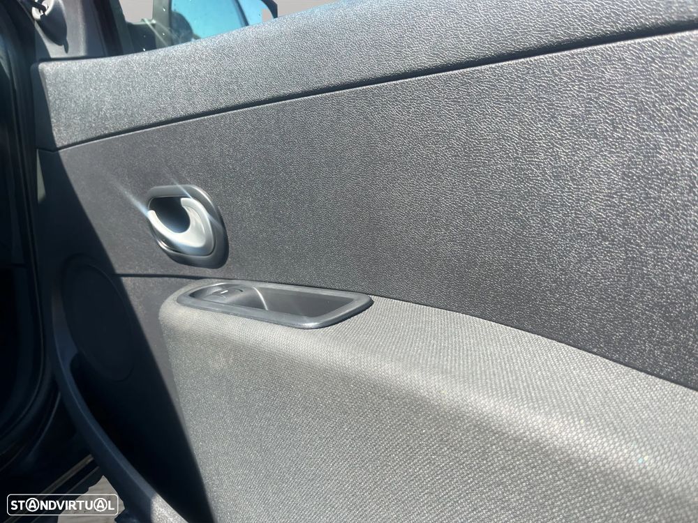 Renault Clio 1.2 16V GT - 14
