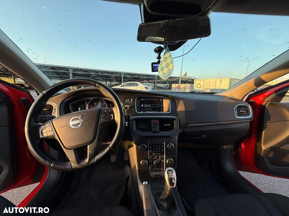 Volvo V40 D3 R Design - 11