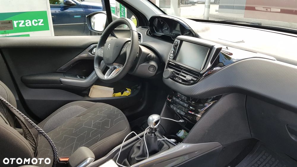 Peugeot 2008 1.2 Pure Tech GPF Active S&S - 11