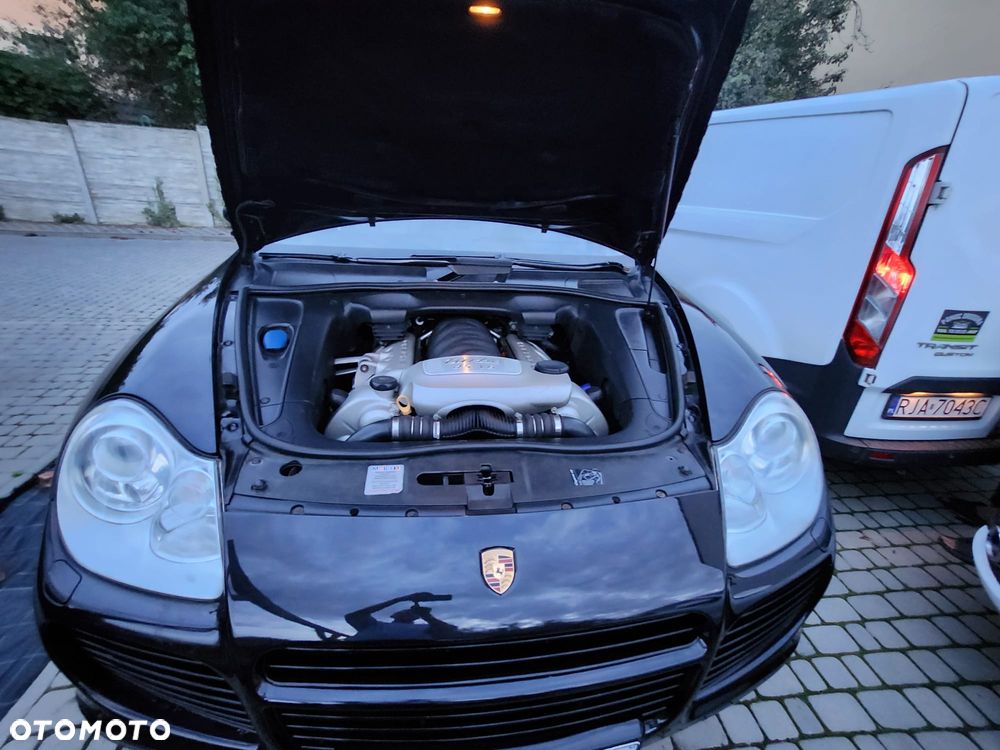 Porsche Cayenne Turbo - 3