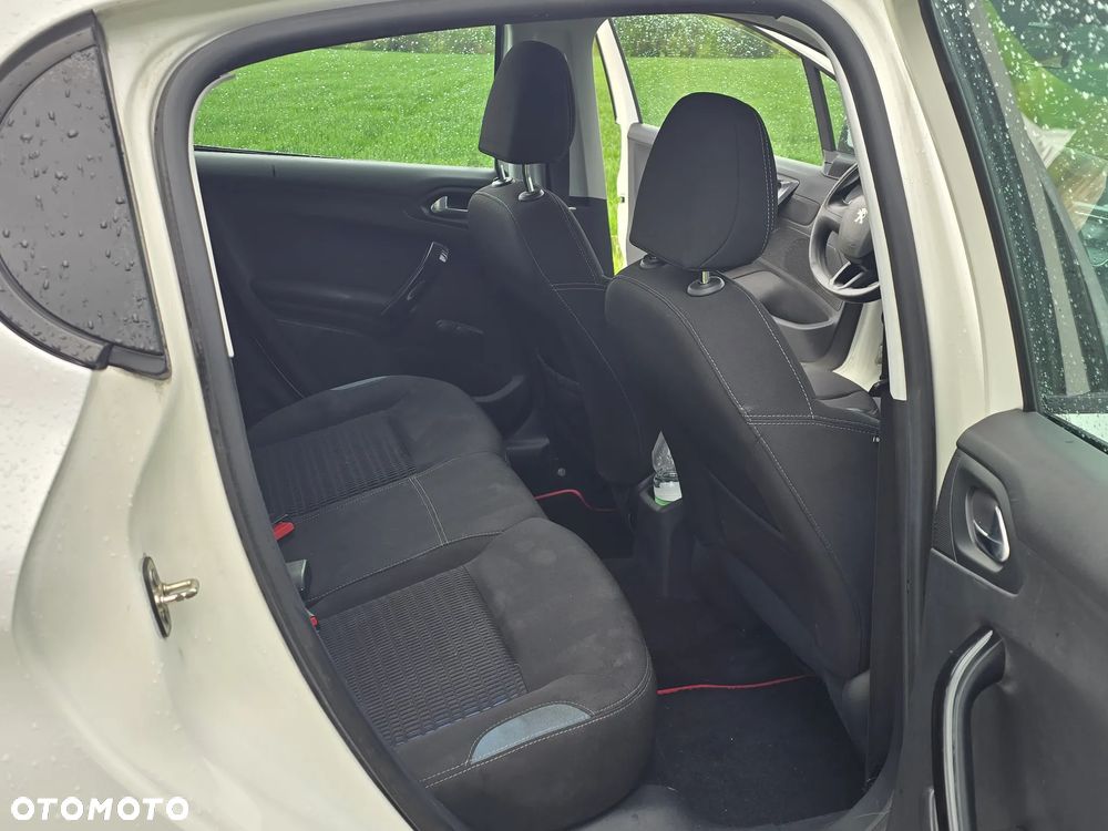 Peugeot 208 1.4 HDi Access - 9