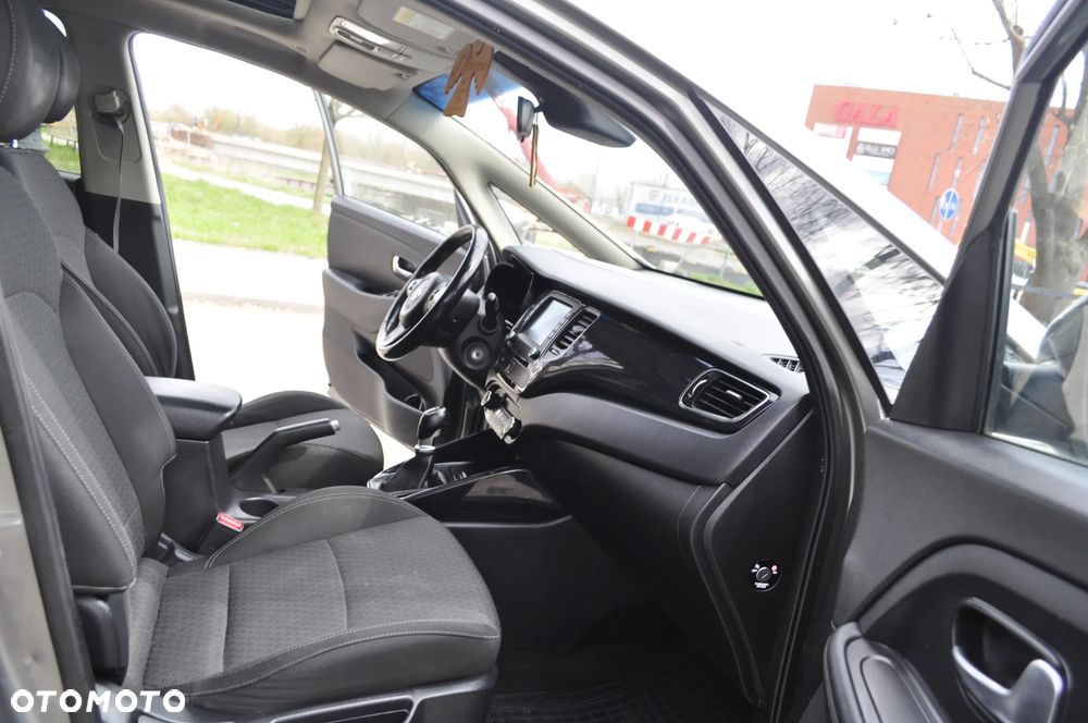 Kia Carens 1.6 GDI Dream Team Edition - 15