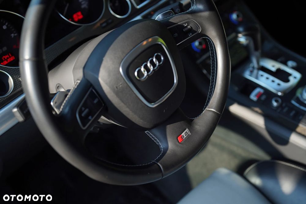 Audi S8 5.2 FSI Quattro - 21