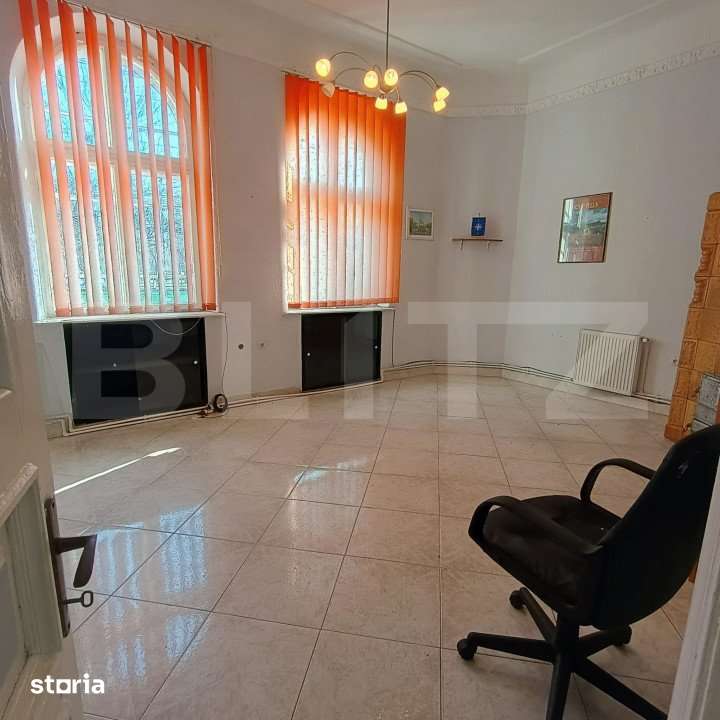 Apartament 2 camere parter inalt + garaj + 2 camere mansarda + beci, C — fotografia 1