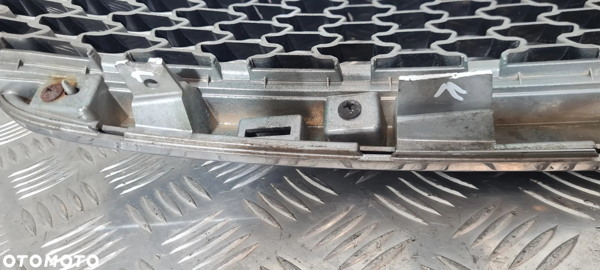 Ssangyong Actyon Sports II Grill Atrapa - 17