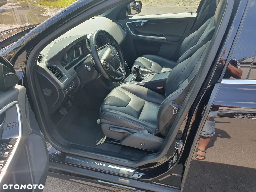 Volvo XC 60 D4 Momentum Pro - 9