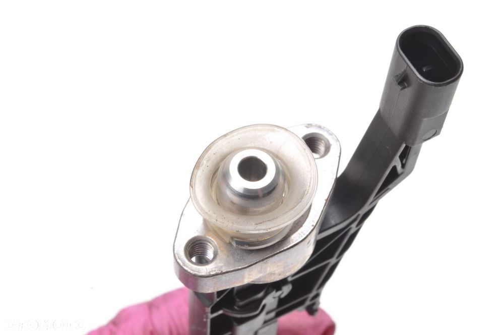 BMW X1 F48 Z4 G20 G30 MINI F55 F56 F57 1.5 2.0 WTRYSKI 8656548 0261500437 - 2