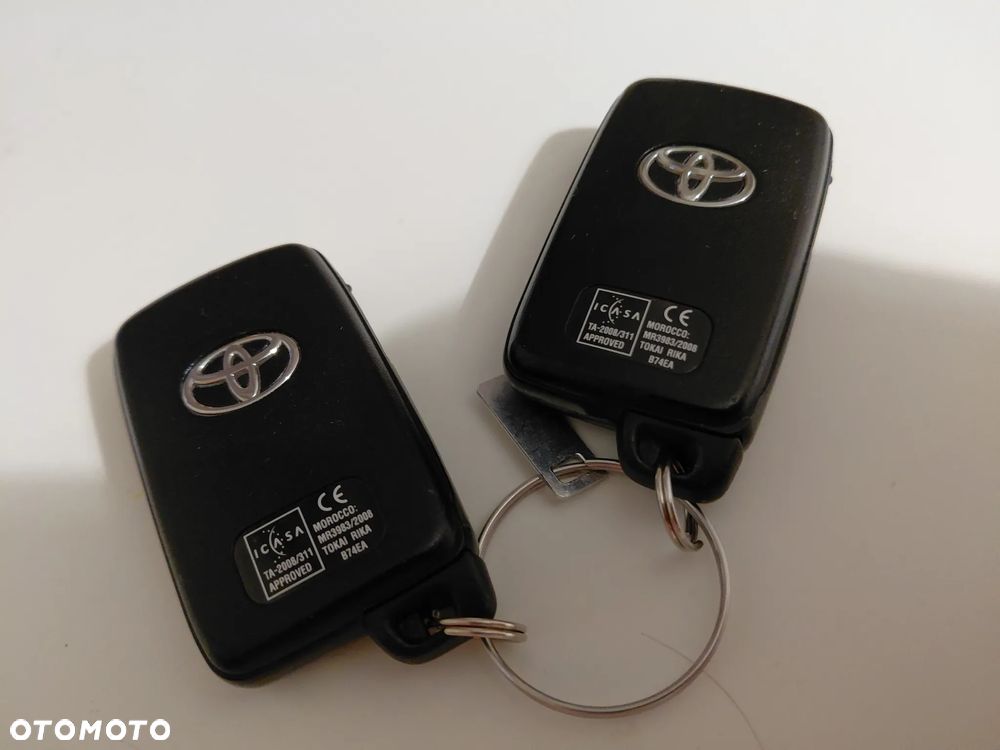 Toyota Avensis - 34