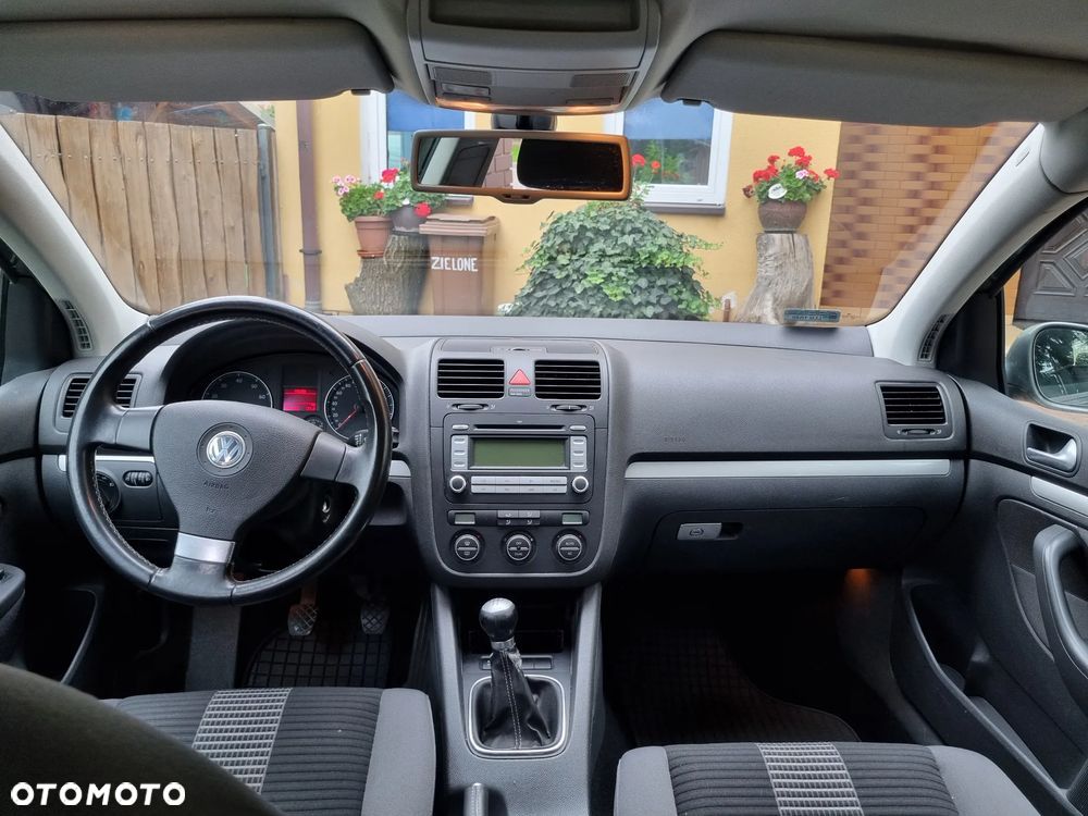 Volkswagen Golf - 8