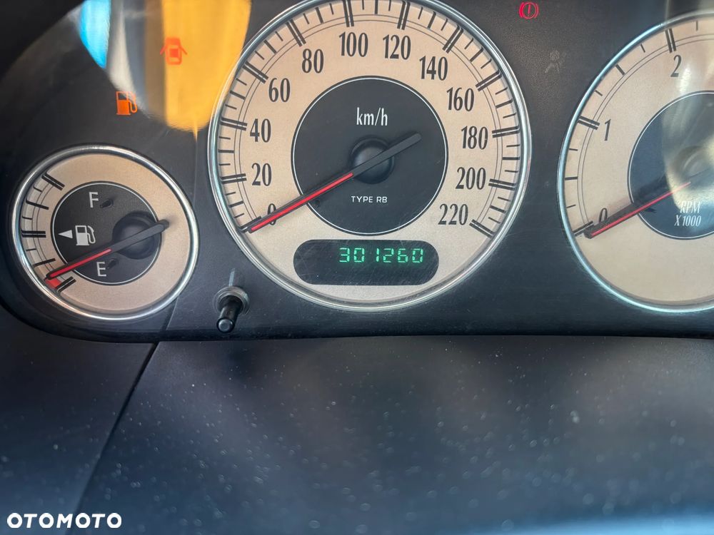 Chrysler Grand Voyager 2.8 CRD LX - 28