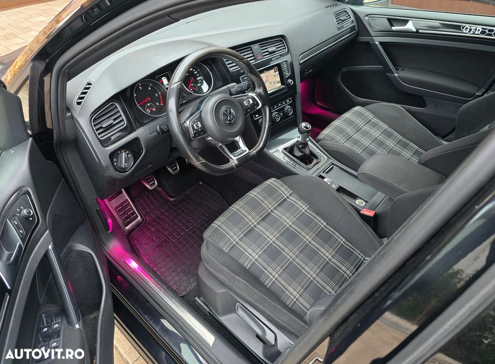 Volkswagen Golf 2.0 TDI DPF BMT GTD - 5